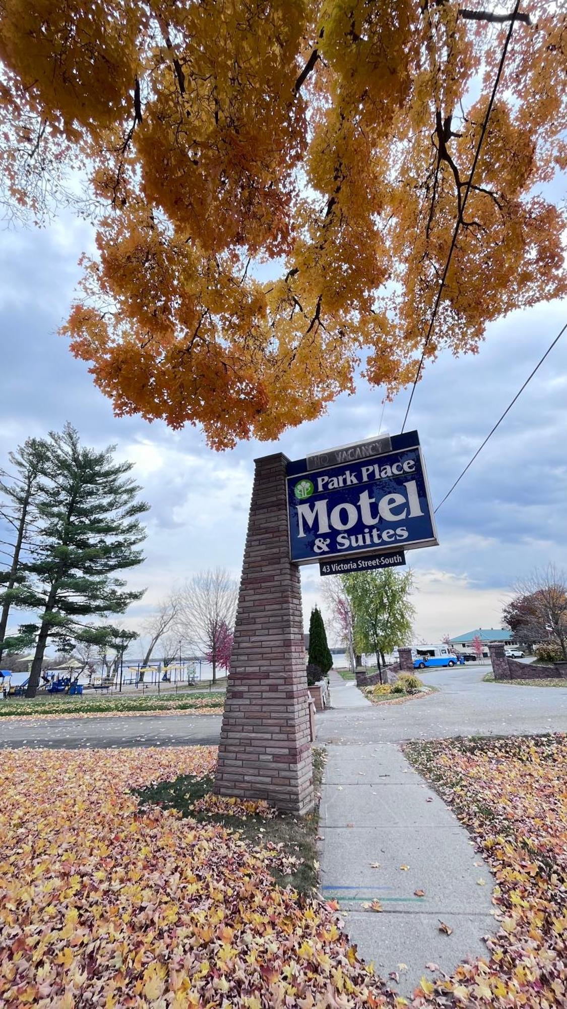 Park Place Motel & Suites Tweed Exteriör bild