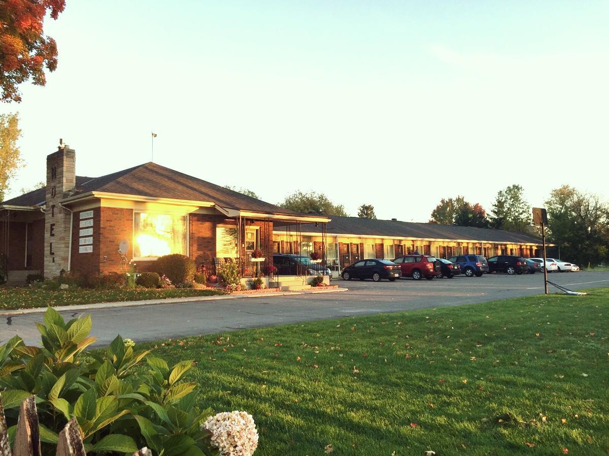 Park Place Motel & Suites Tweed Exteriör bild